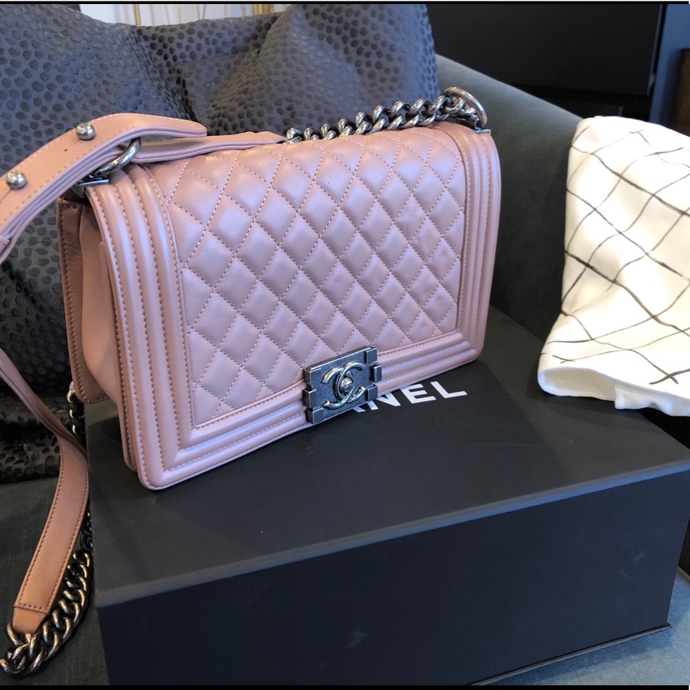 ❌SOLD❌Chanel Quilted Muave Pink Medium Flap Boy Ba